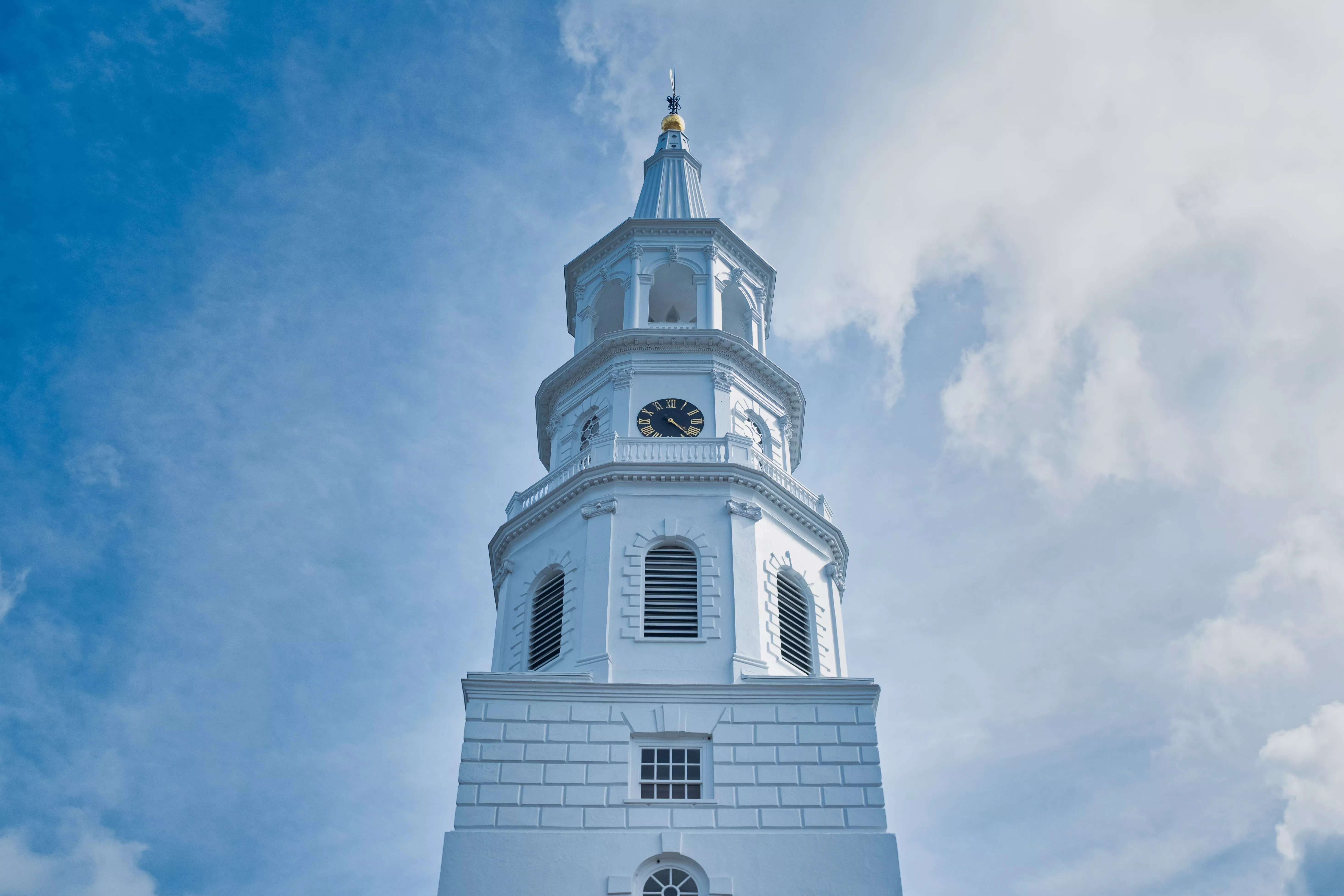 St Michael&#039;s Church in downtown Charleston (Adam Kring/Unsplash)
